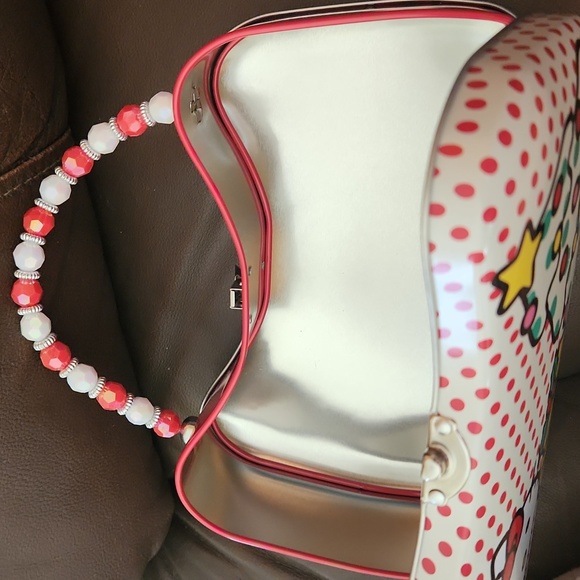 BNWT SANRIO HOLIDAY HELLO KITTY TIN PURSE - Picture 5 of 5